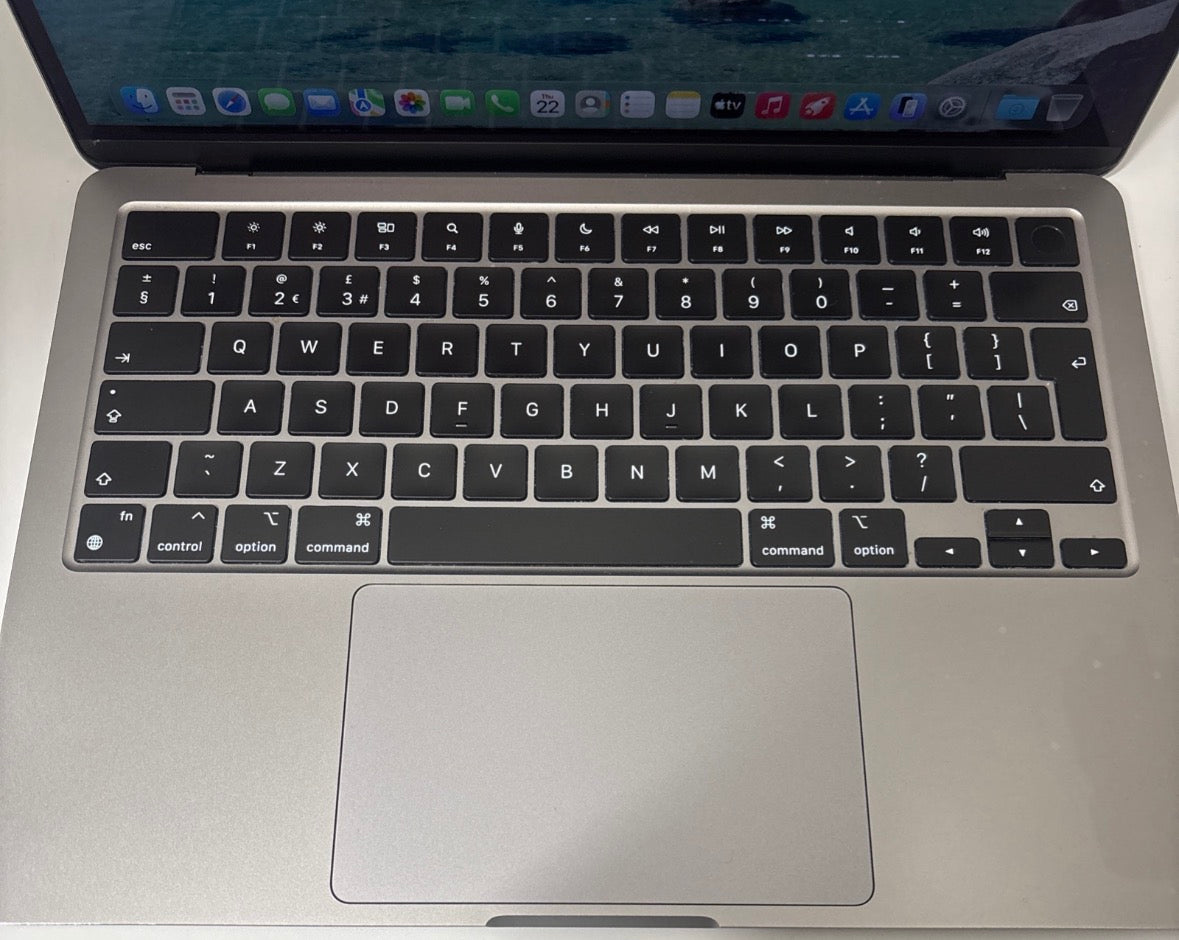 Apple MacBook Air 13.6” M2 | 256GB SSD | 8GB RAM | Space Grey | UK Keyboard