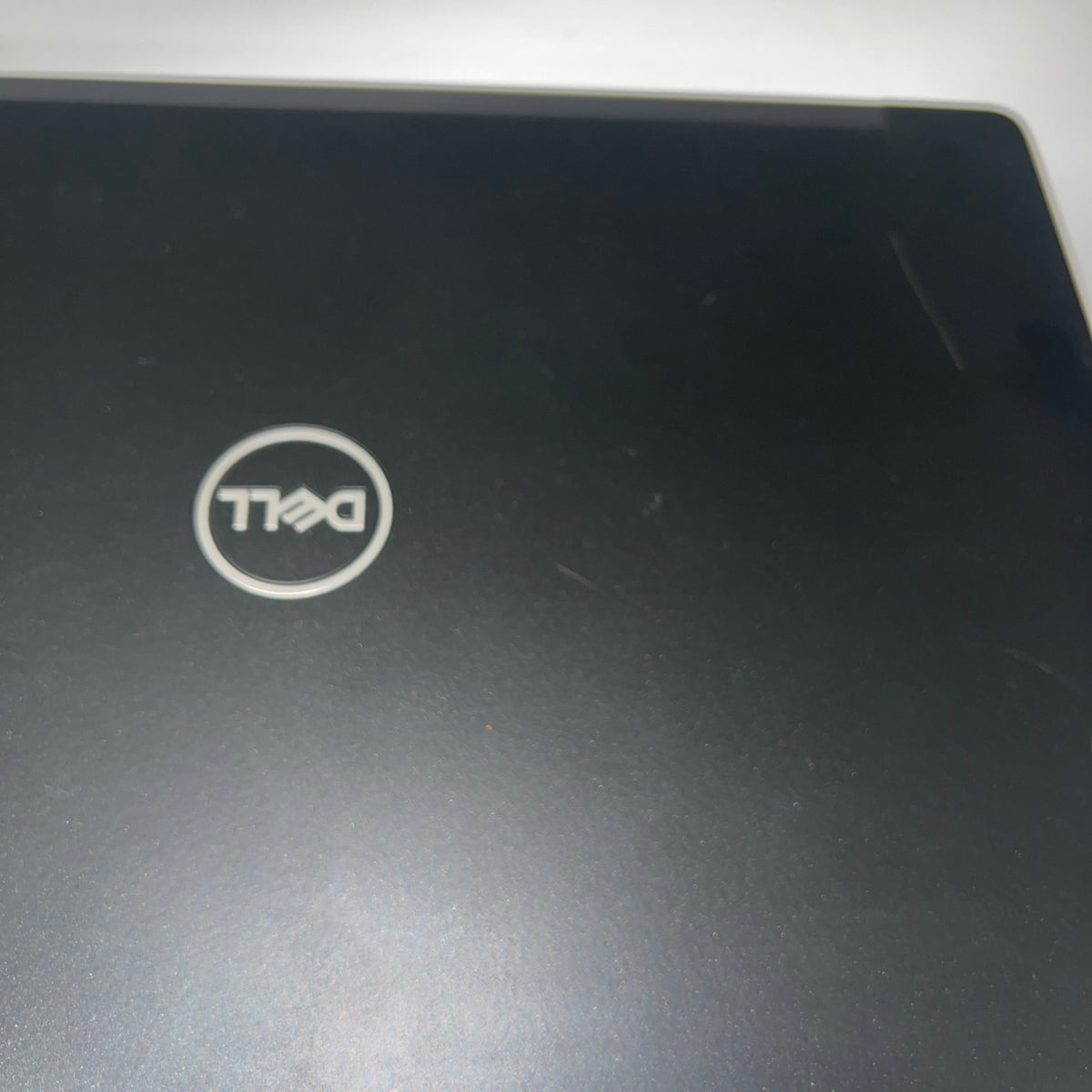 Dell Latitude 7390 Laptop 13.3" Full HD Screen Intel i5-8350U 16GB RAM 256GB (Grade B)