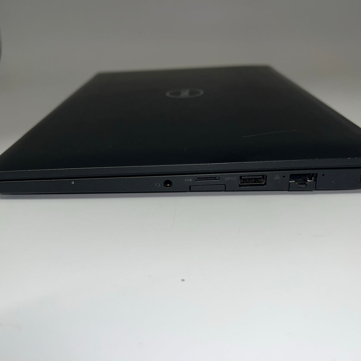 Dell Latitude 7390 Laptop 13.3" Full HD Screen Intel i5-8350U 16GB RAM 256GB (Grade B)