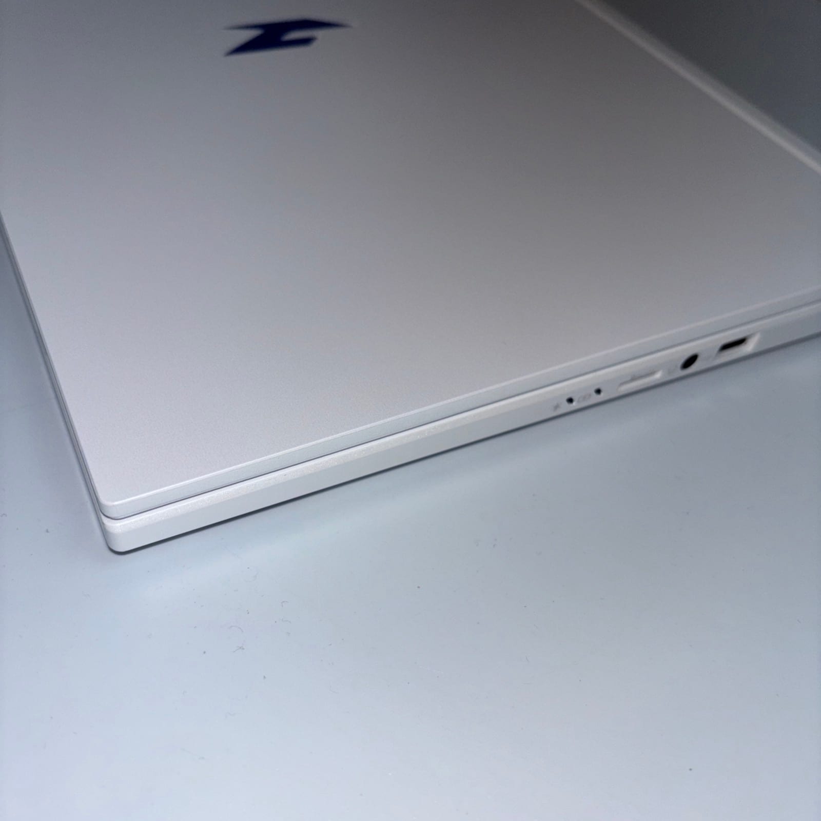Acer Nitro V14 Gaming Laptop – Ryzen 5, RTX 3050, 14.5" FHD – White