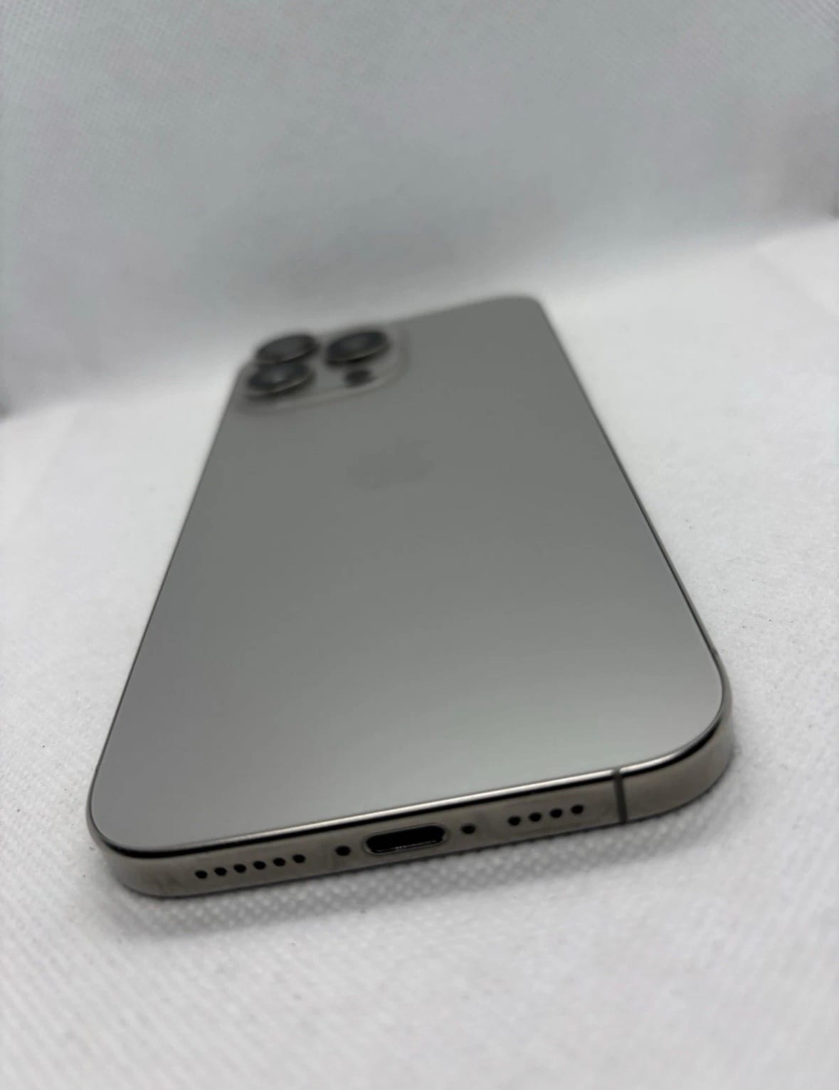 Apple iPhone 16 Pro Max – 256GB – Natural Titanium (Unlocked)