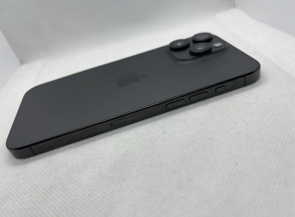 Apple iPhone 15 Pro Max – 256GB – Titanium Black (Grade A) - Gadget Converters