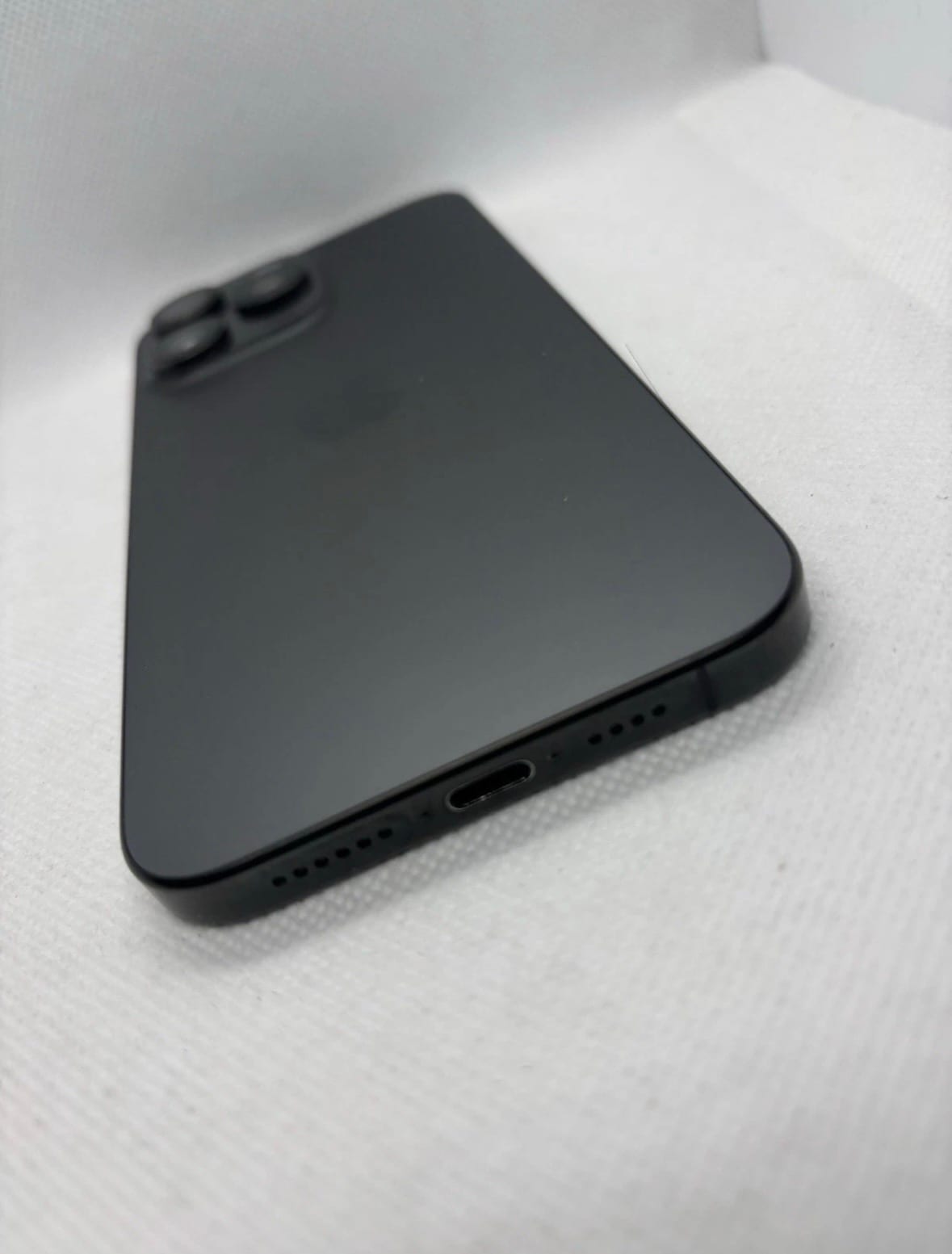 Apple iPhone 15 Pro Max – 256GB – Titanium Black (Grade A) - Gadget Converters