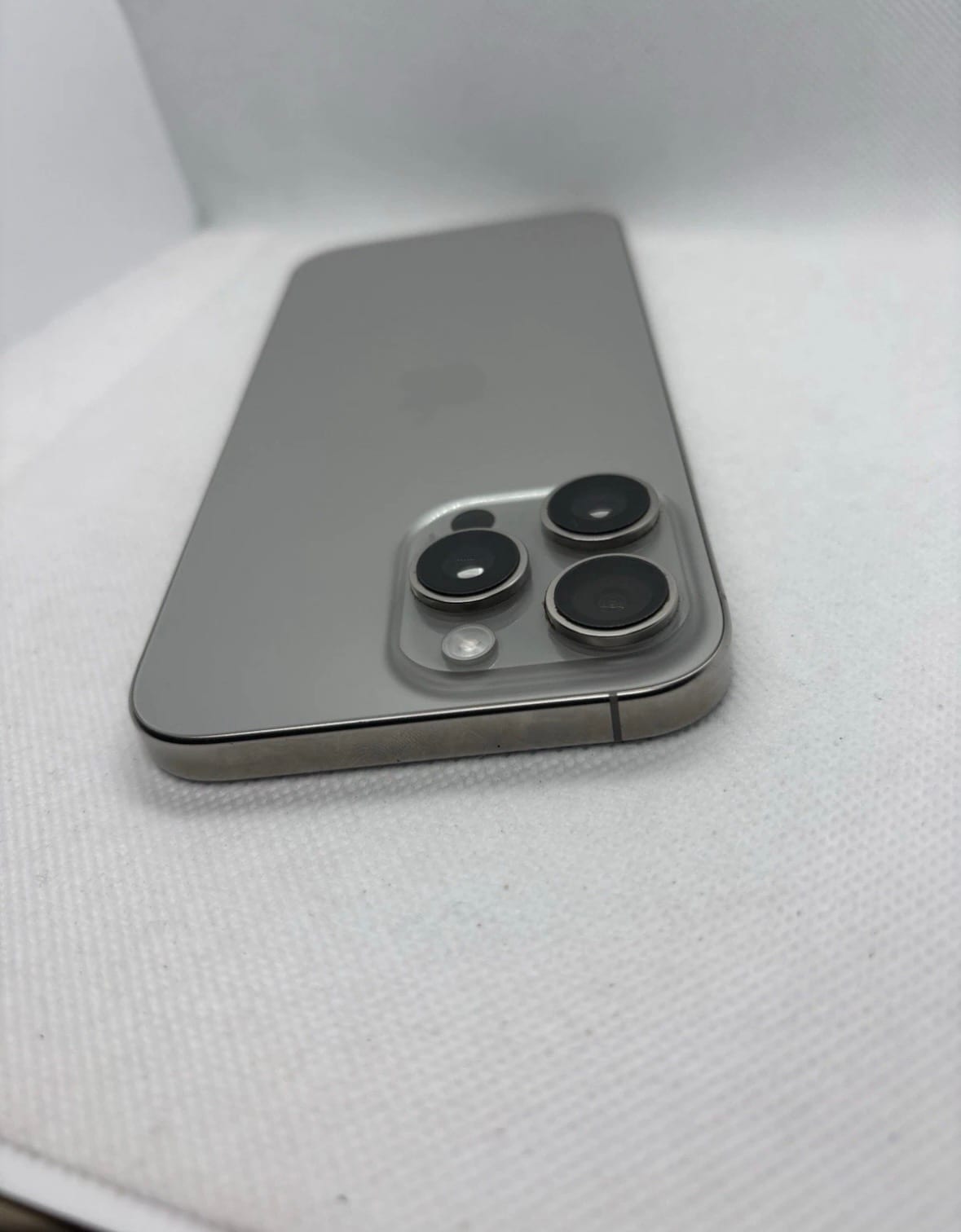 Apple iPhone 16 Pro Max – 256GB – Natural Titanium (Unlocked) - Gadget Converters