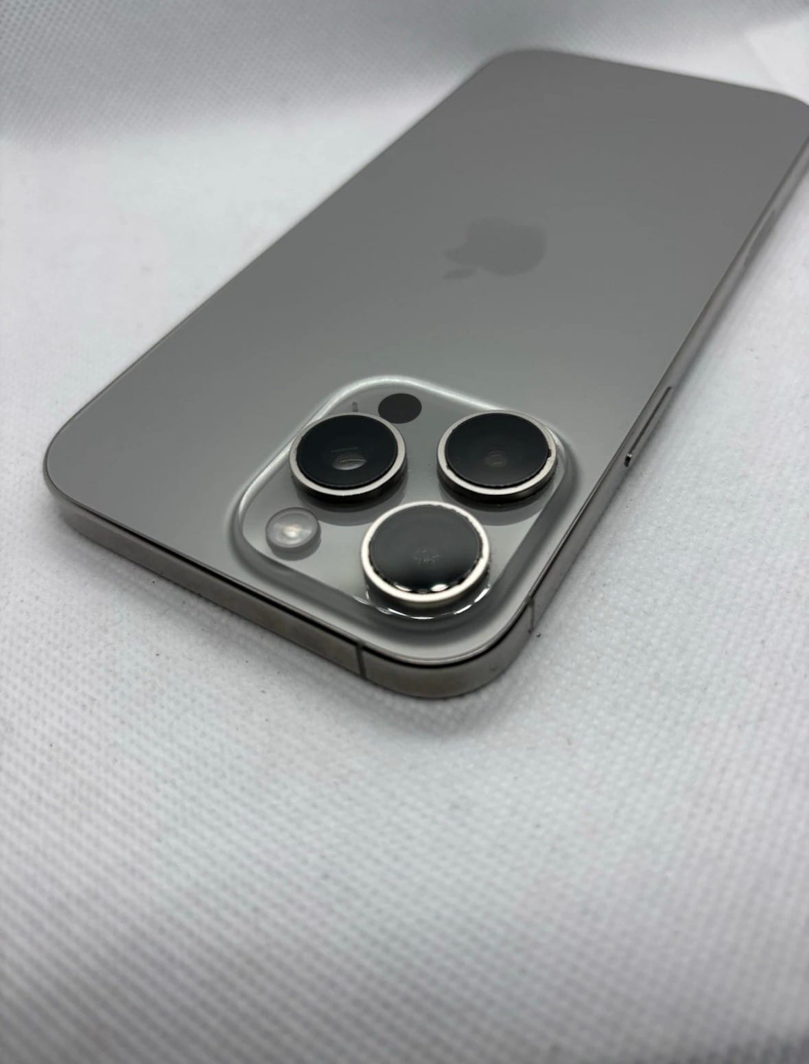 Apple iPhone 16 Pro Max – 256GB – Natural Titanium (Unlocked) - Gadget Converters