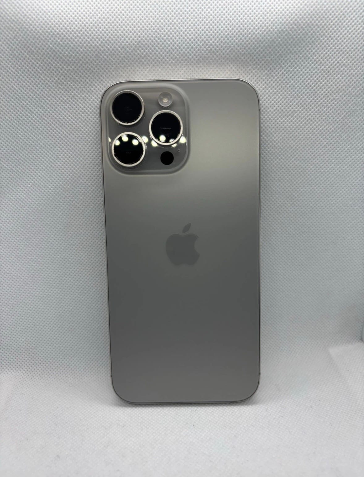 Apple iPhone 16 Pro Max – 256GB – Natural Titanium (Unlocked) - Gadget Converters